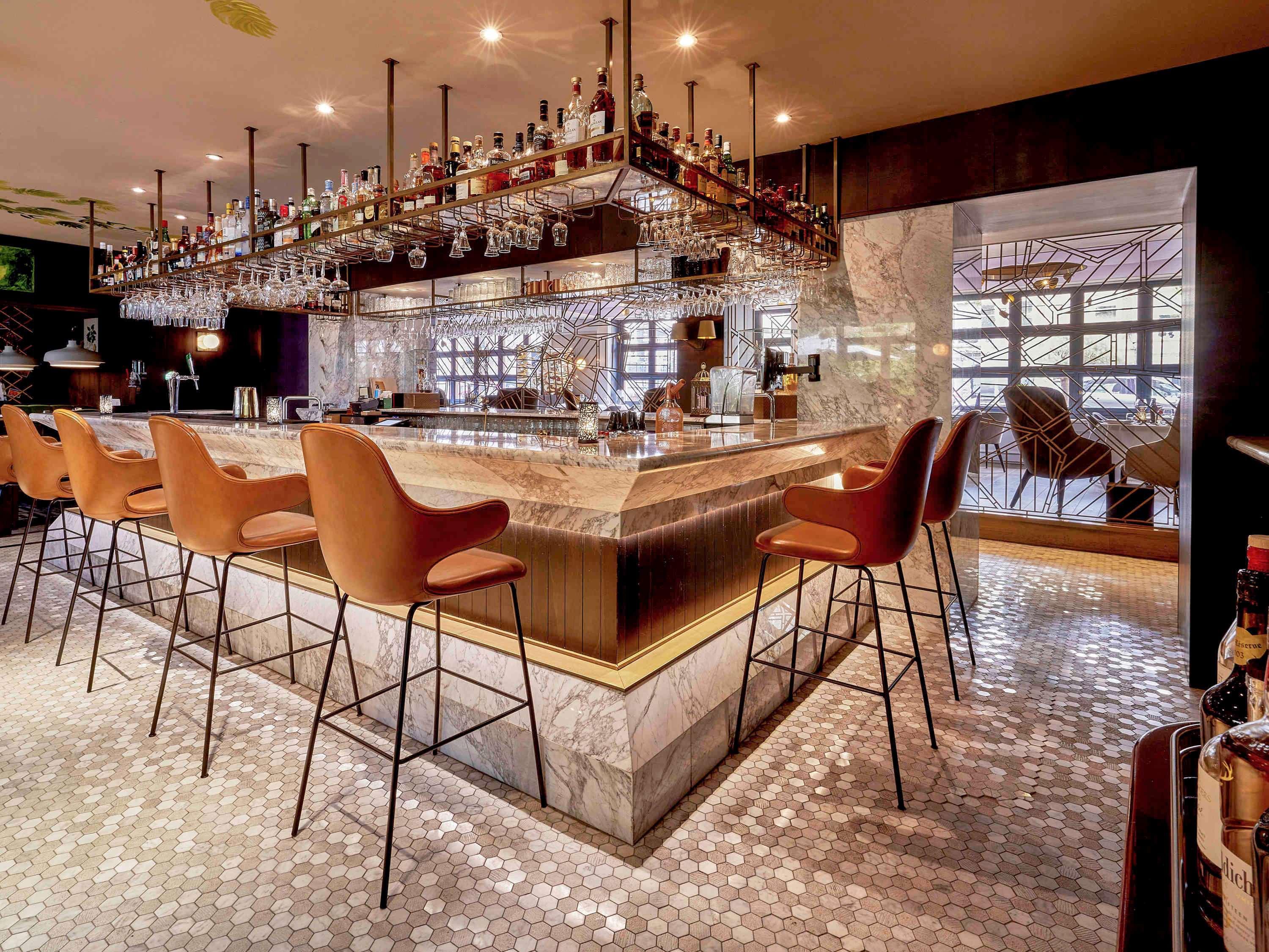 소피텔 레전드 그랜드 암스테르담 호텔 외부 사진 The bar at the restaurant